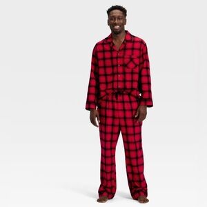 NWT- Men’s Plaid Flannel Long Sleeve Shirt & Pants Pajama Set